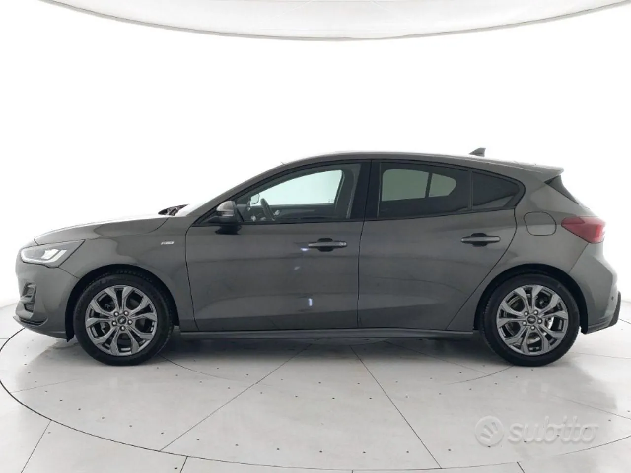 Ford Focus 2023 photo 2