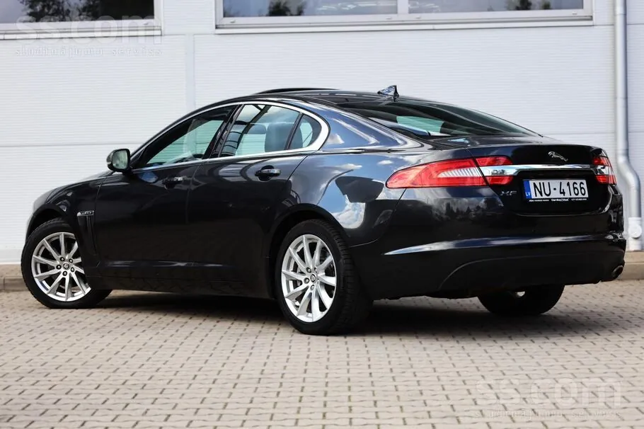 Jaguar Xf 2013 photo 3