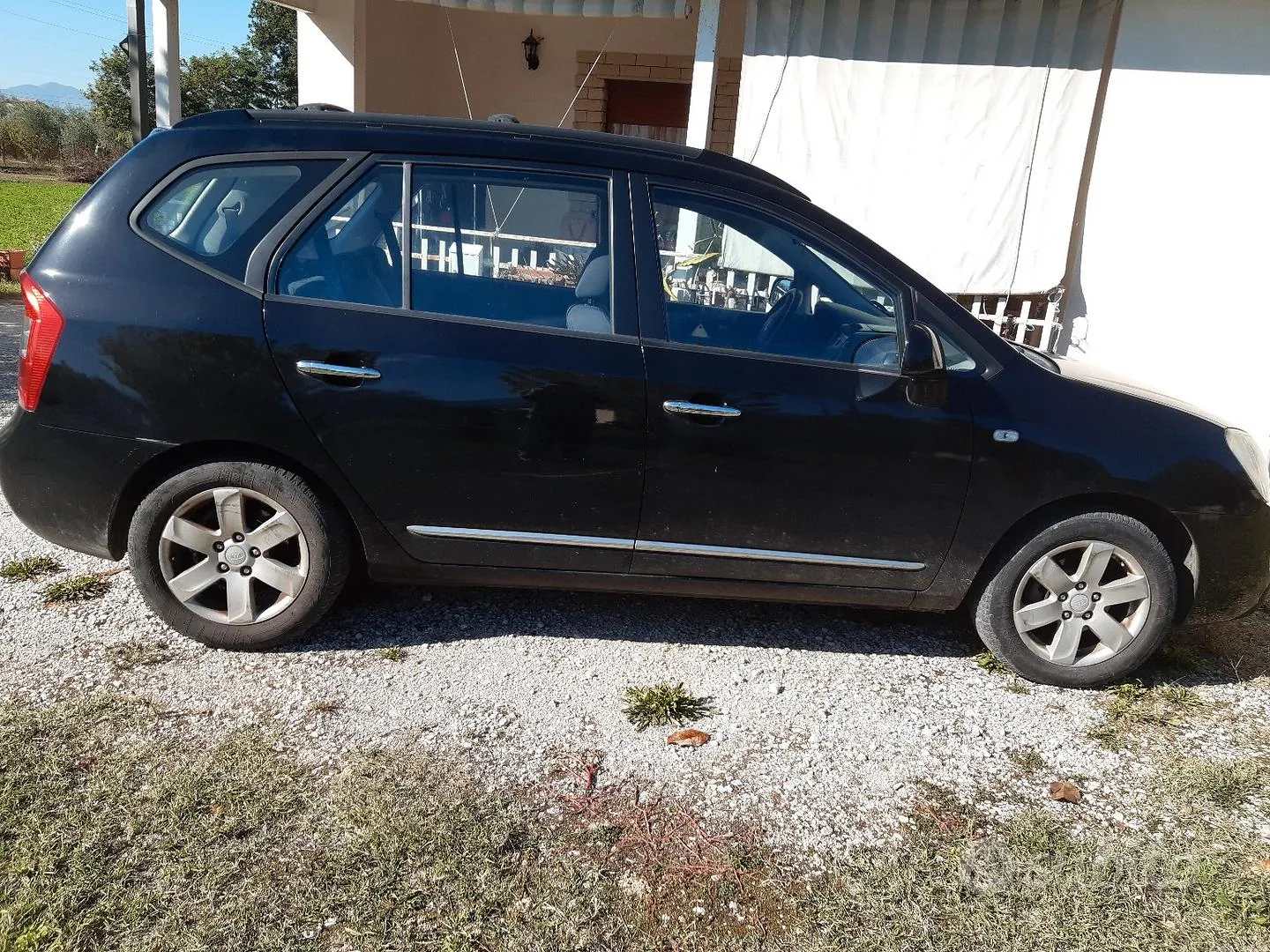Kia Carens 2009 photo 2