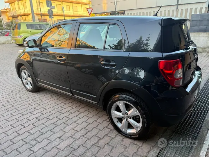 Toyota Urban Cruiser 2010 photo 2