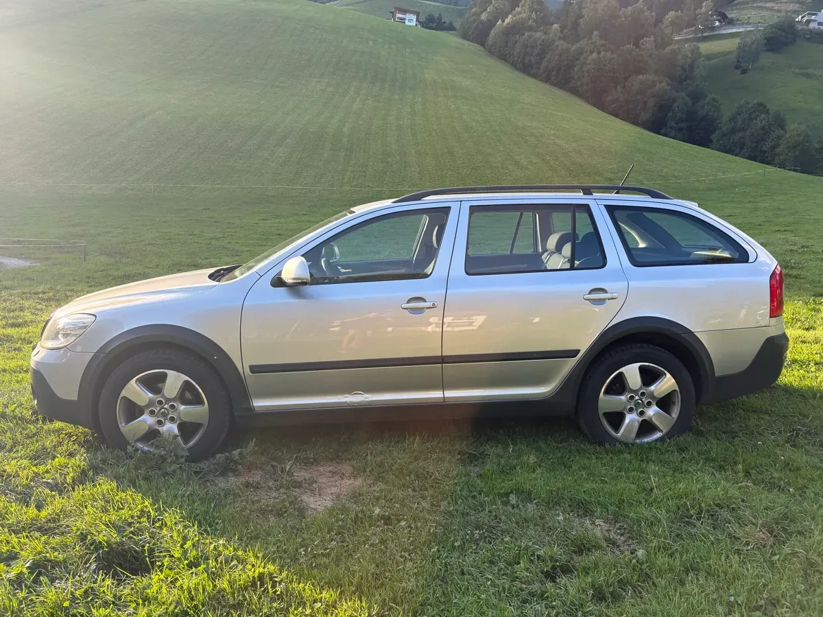 Skoda Octavia 2012 photo 3
