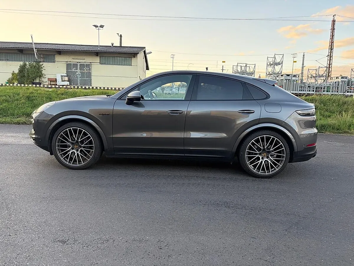 Porsche Cayenne 2021 photo 2