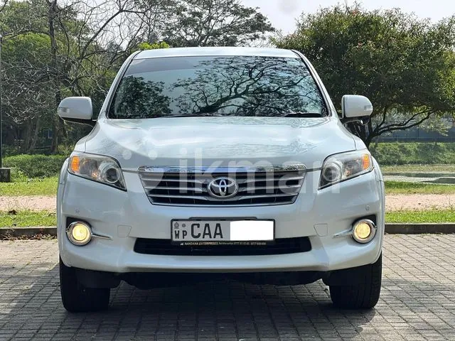 Toyota Vanguard 2013 photo 2