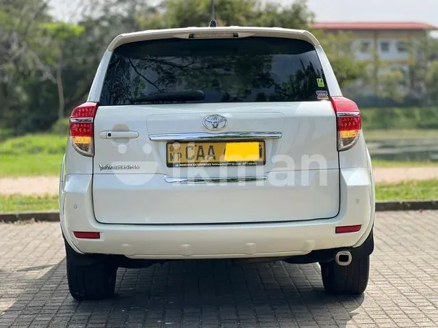Toyota Vanguard 2013 photo 5