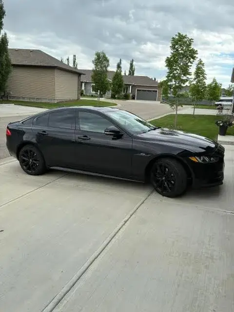 Jaguar Xe 2018 photo 2