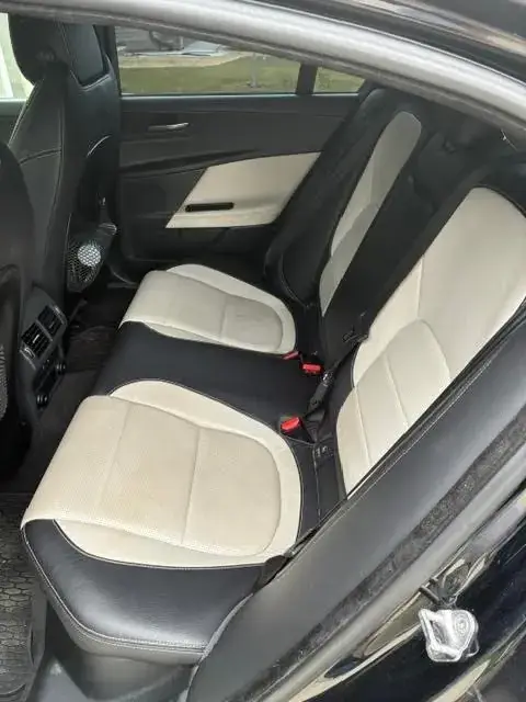 Jaguar Xe 2018 photo 5