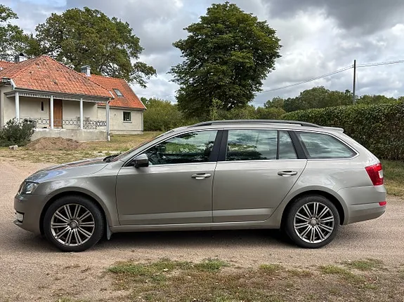 Skoda Octavia 2015 photo 2