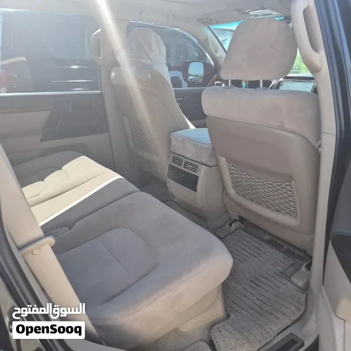 Toyota Land Cruiser 2013 photo 2