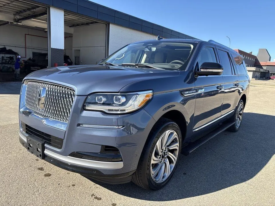 Lincoln Navigator L 2022 photo 2