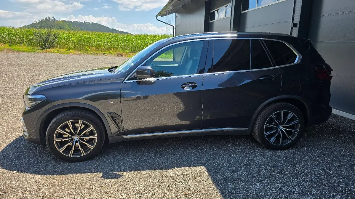 BMW X5 2019 photo 2