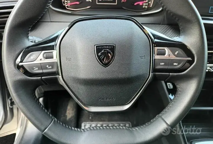 Peugeot 208 2024 photo 2