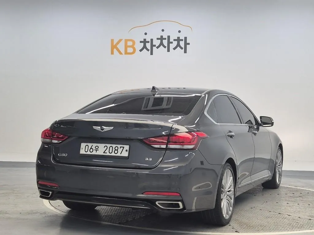 Genesis G80 2018 photo 3