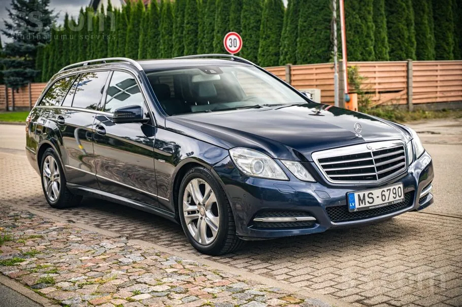 Mercedes-Benz E200 2012 photo 3