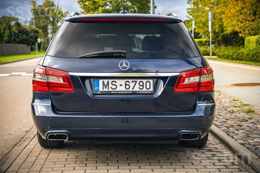 Mercedes-Benz E200 2012 photo 5