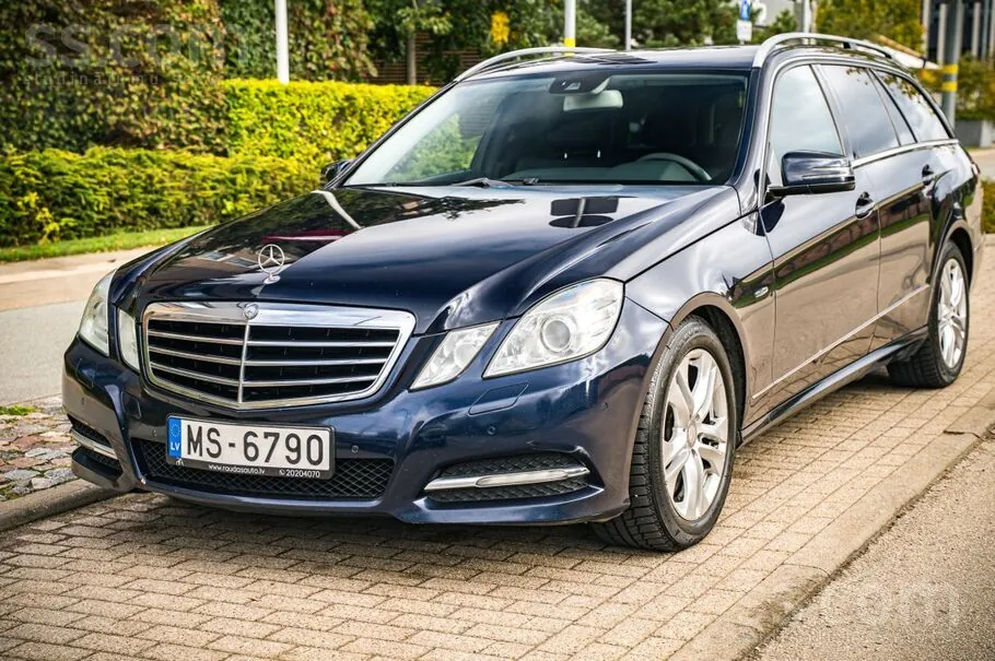 Mercedes-Benz E200