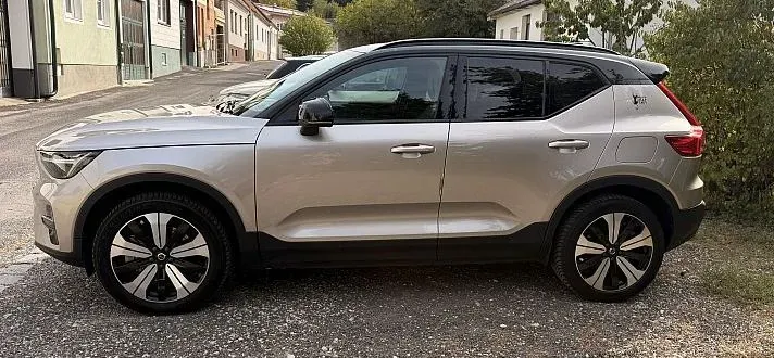 Volvo Xc40 2023 photo 2