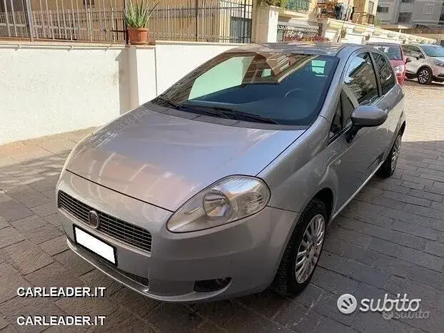 Fiat Grande Punto 2010 photo 3