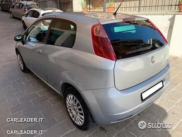 Fiat Grande Punto 2010 photo 4