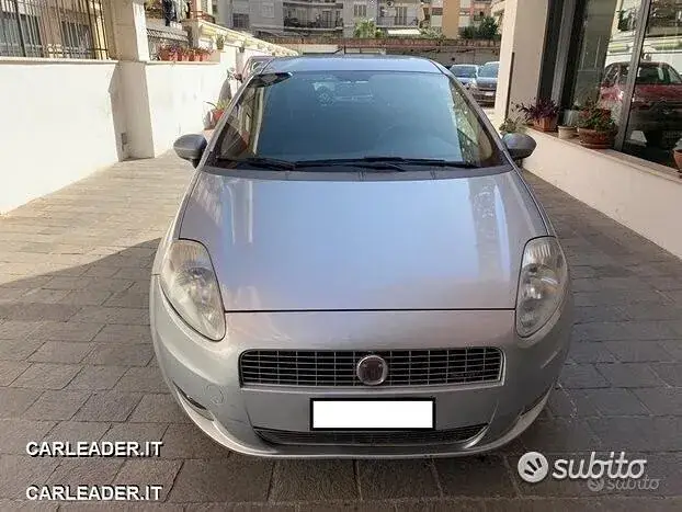 Fiat Grande Punto 2010 photo 2