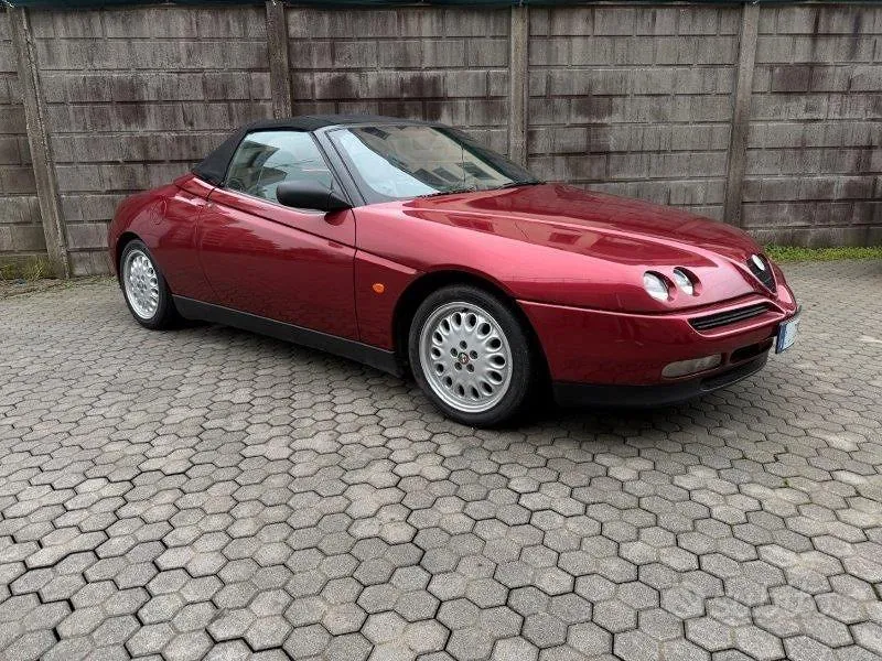 Alfa Romeo Spider 1996 photo 2