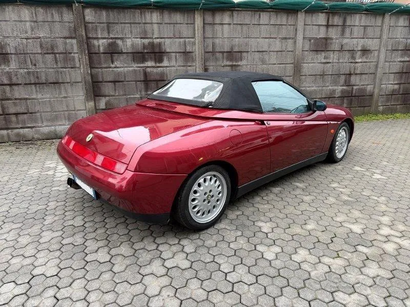 Alfa Romeo Spider 1996 photo 3