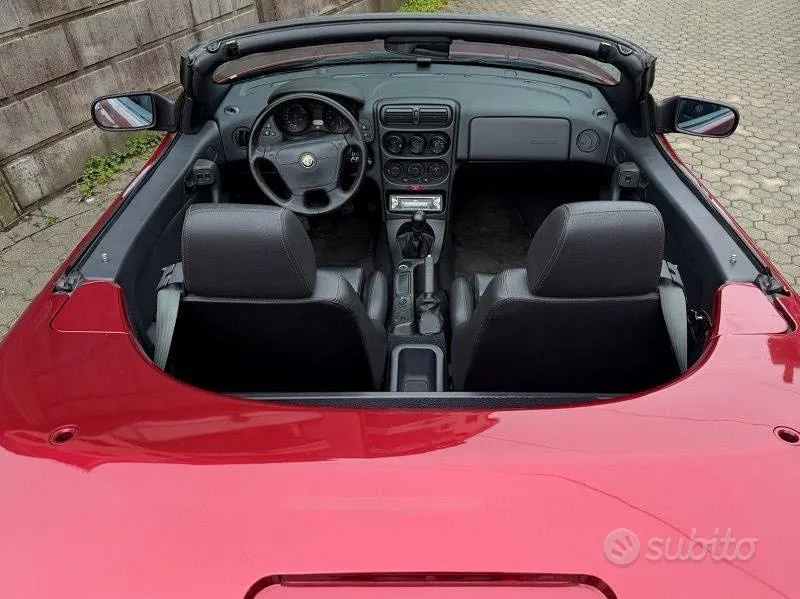 Alfa Romeo Spider 1996 photo 5