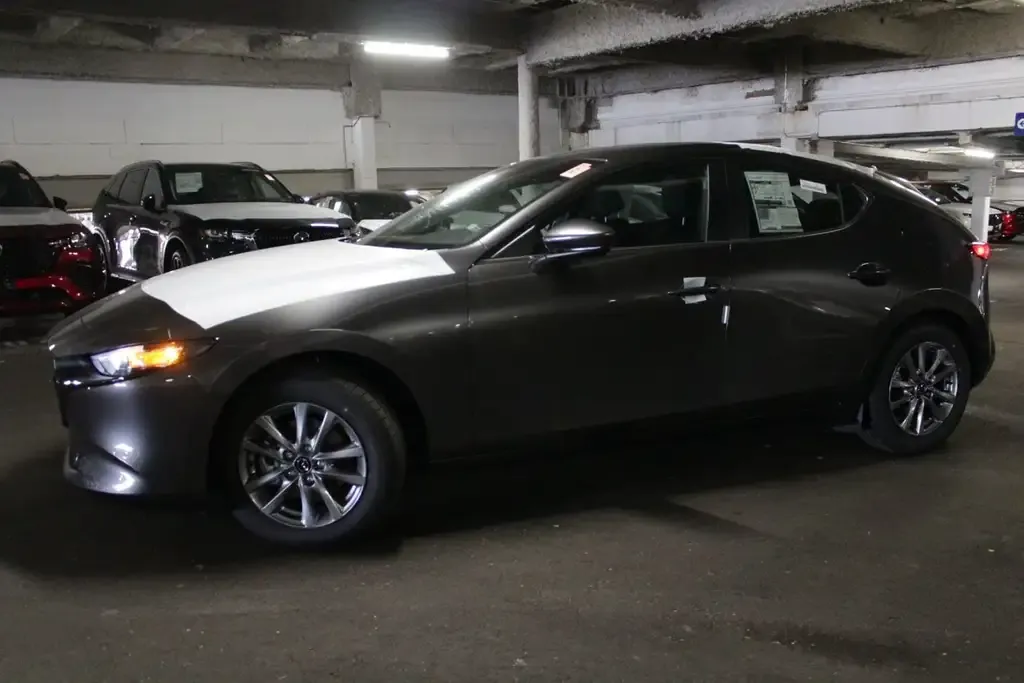 Mazda 3 2026 photo 2