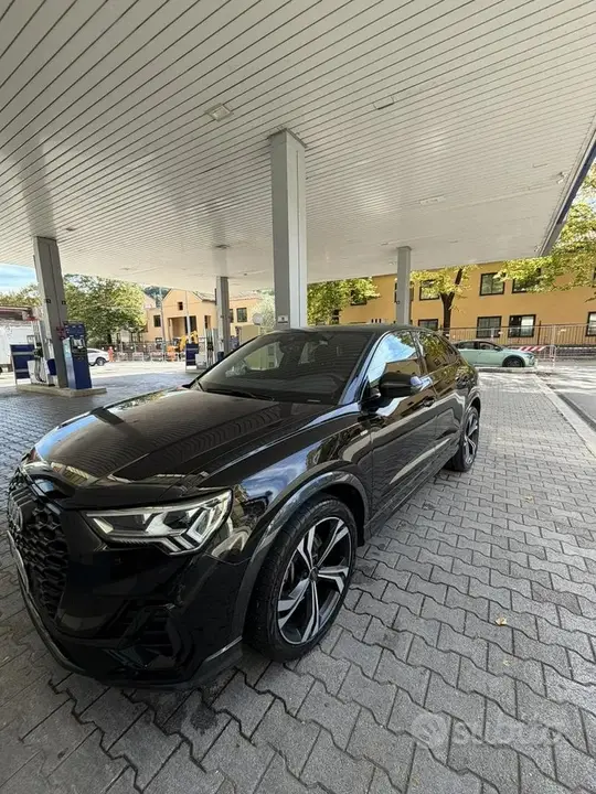 Audi Q3 2021 photo 2