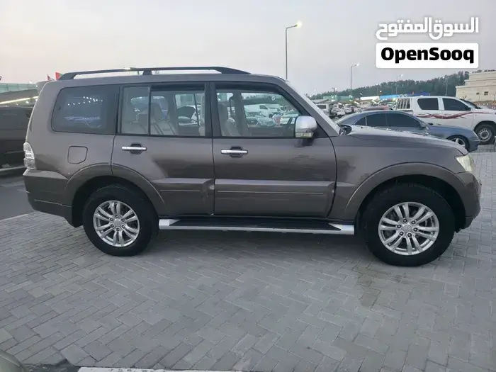 Mitsubishi Pajero 2014 photo 2