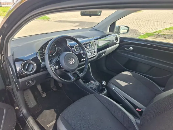 Volkswagen Up 2012 photo 3