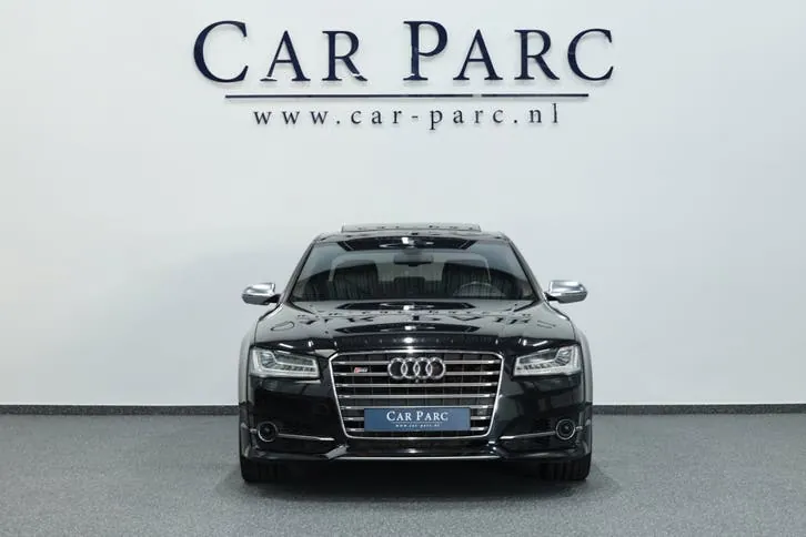 Audi S8 2015 photo 3