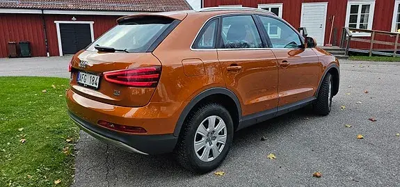 Audi Q3 2014 photo 2