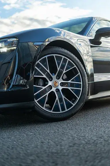 Porsche Taycan 2021 photo 4