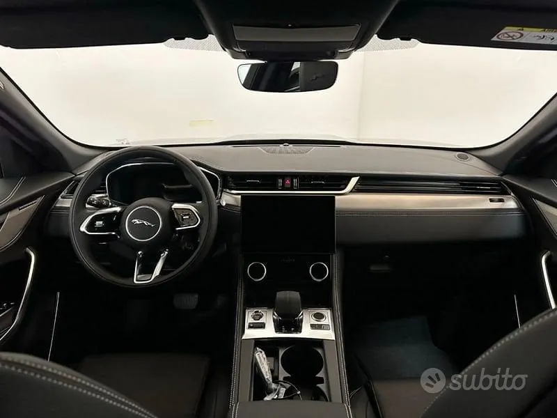 Jaguar F-Pace 2024 photo 4