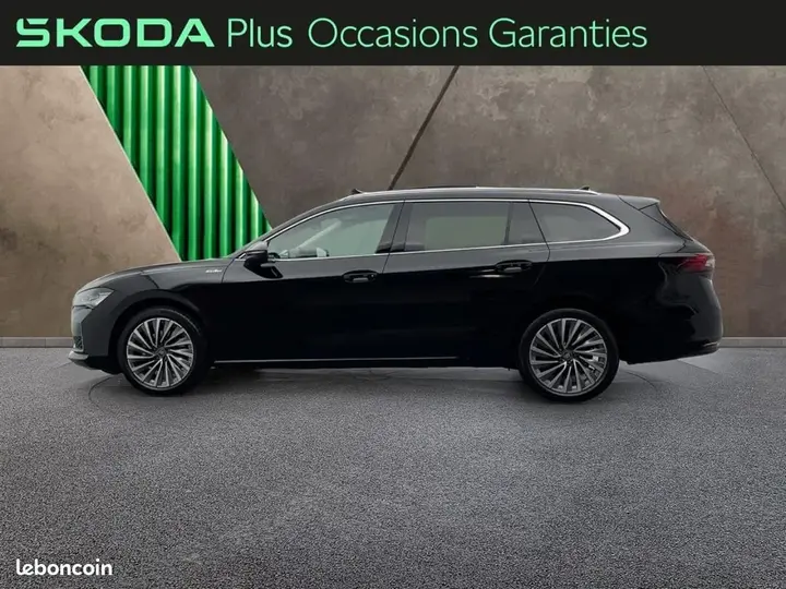 Skoda Superb 2025 photo 2