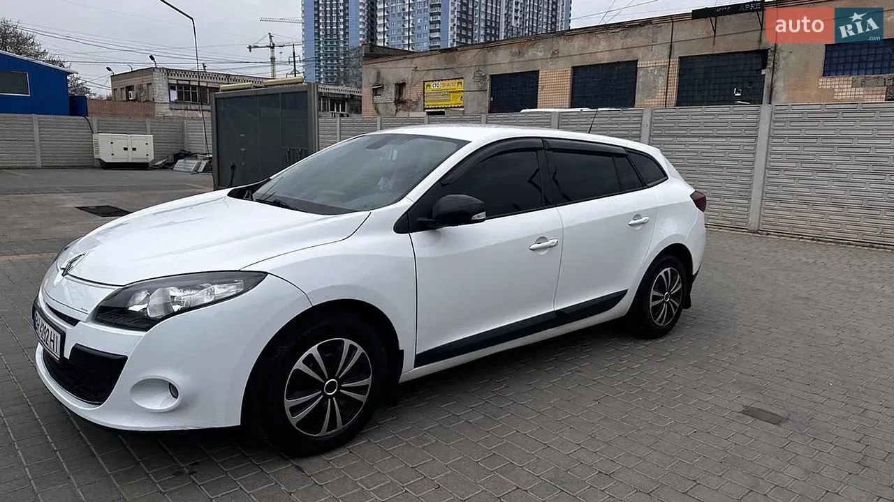 Renault Megane 2012 photo 2
