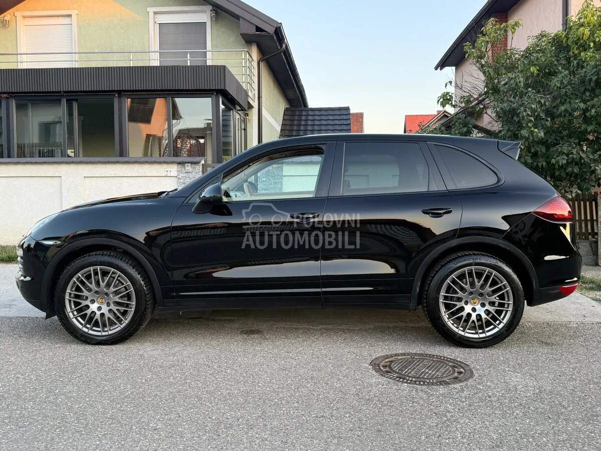 Porsche Cayenne 2012 photo 3