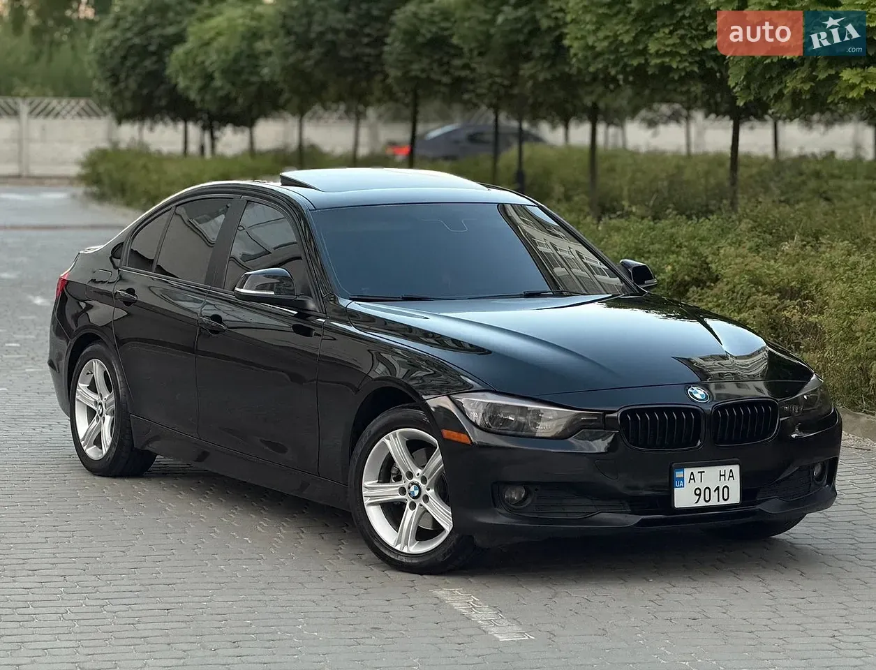 BMW 3 Series 2015 photo 2