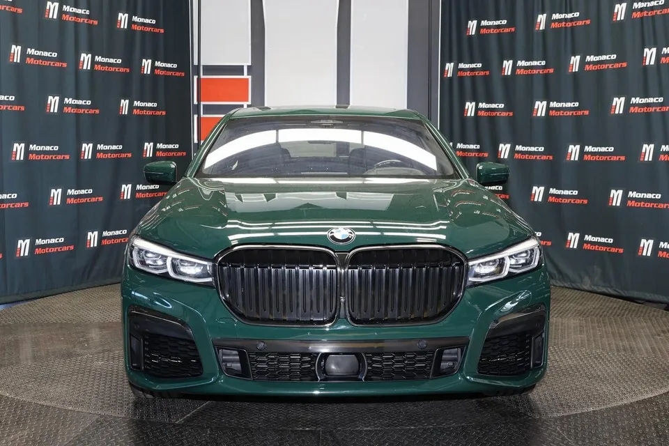 BMW 7 Series 2022 photo 2
