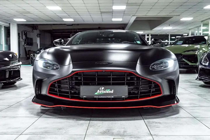 Aston Martin Vantage 2022 photo 2