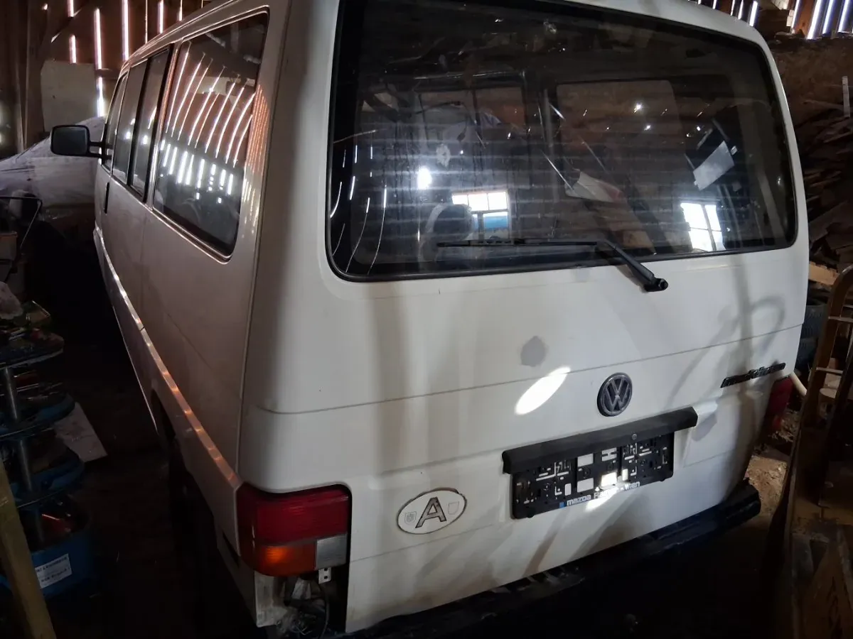 Volkswagen T4 1996 photo 3