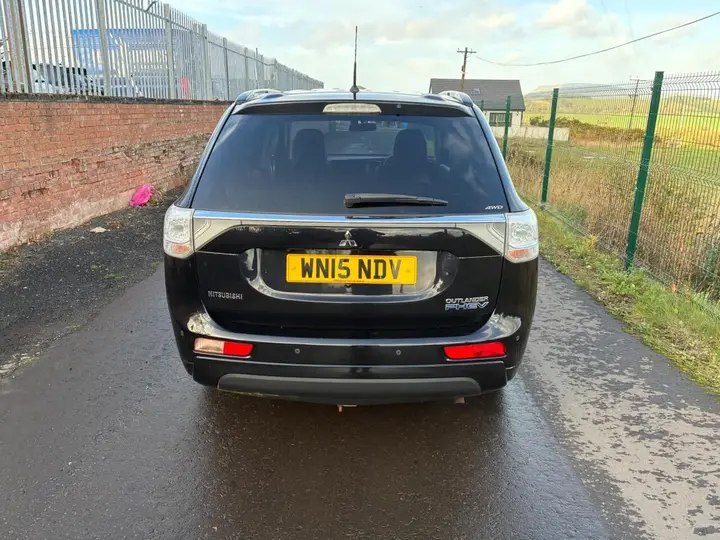 Mitsubishi Outlander 2015 photo 4