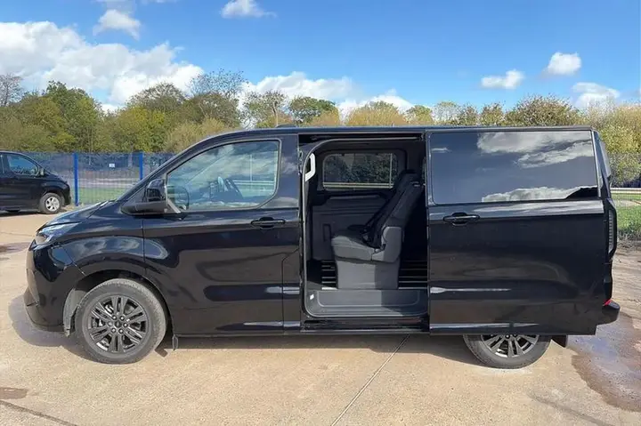 Ford Tourneo Custom 2026 photo 5