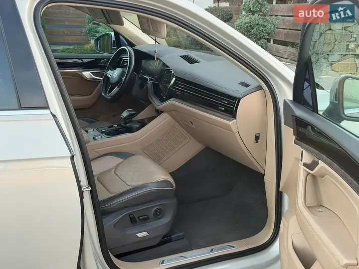 Volkswagen Touareg 2020 photo 3
