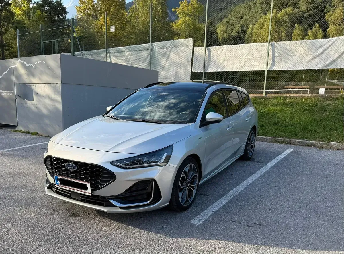 Ford Focus 2023 photo 2
