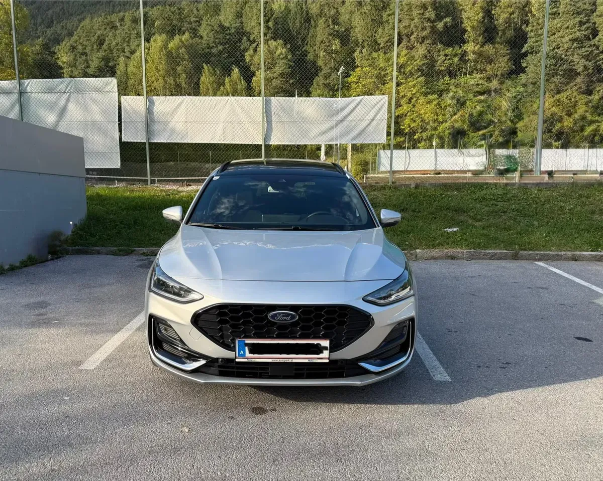 Ford Focus 2023 photo 3