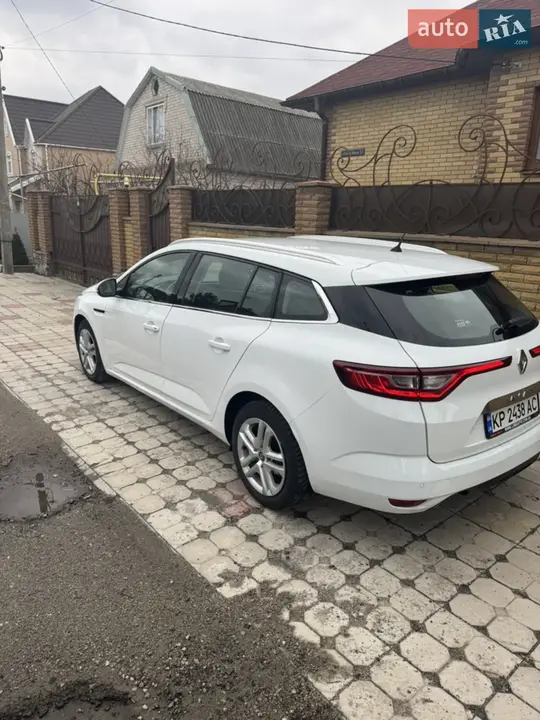 Renault Megane 2019 photo 2