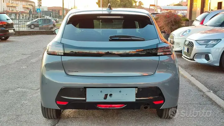 Peugeot 208 2025 photo 4