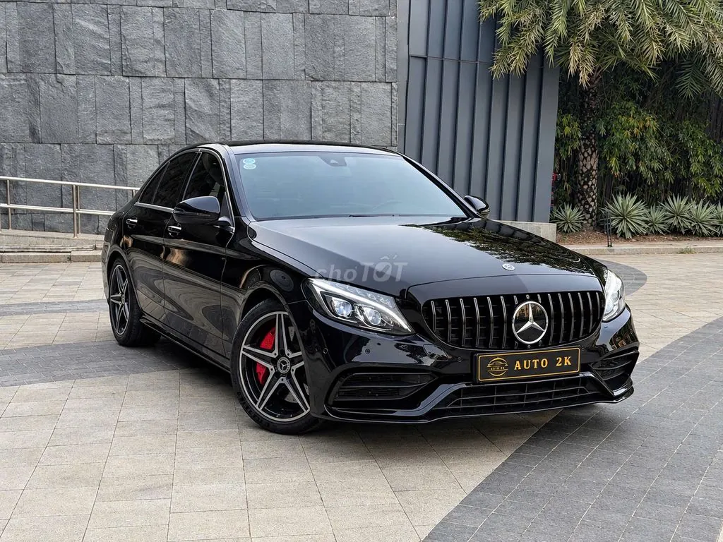 Mercedes-Benz C300 2015 photo 2