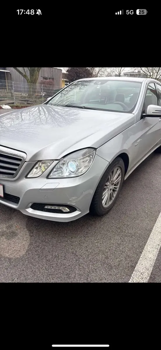 Mercedes-Benz E-Class 2011 photo 3
